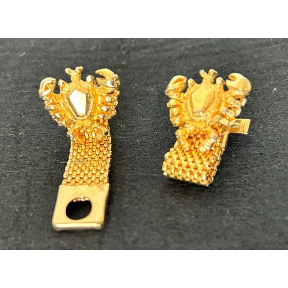 70s Mens Mesh Wrap Cufflinks Ornate Retro Crab Design Gold Tone Metal VGUC
